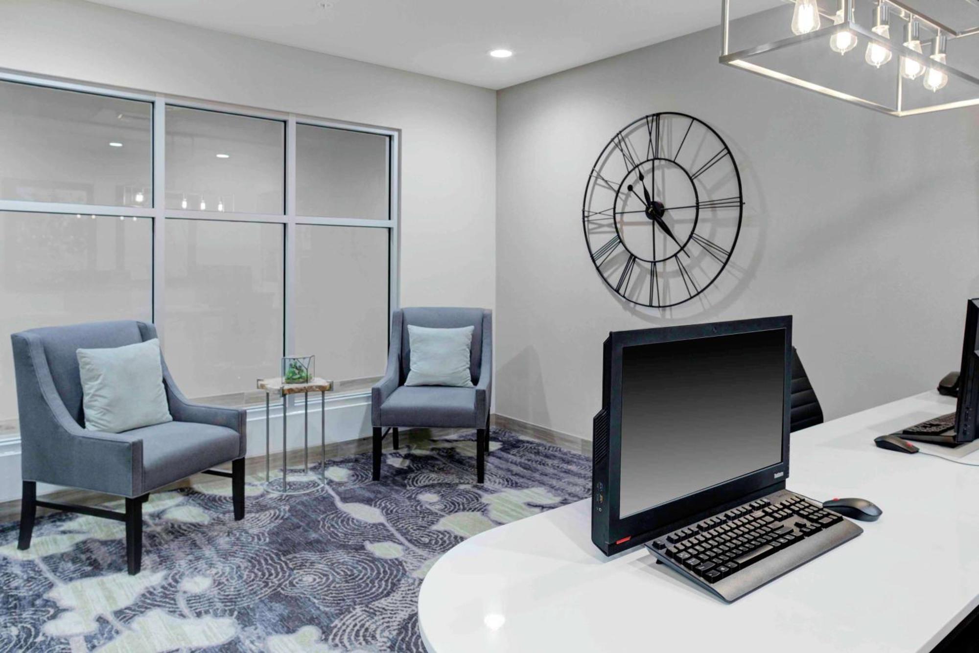 Homewood Suites By Hilton Lansing Eastwood Εξωτερικό φωτογραφία