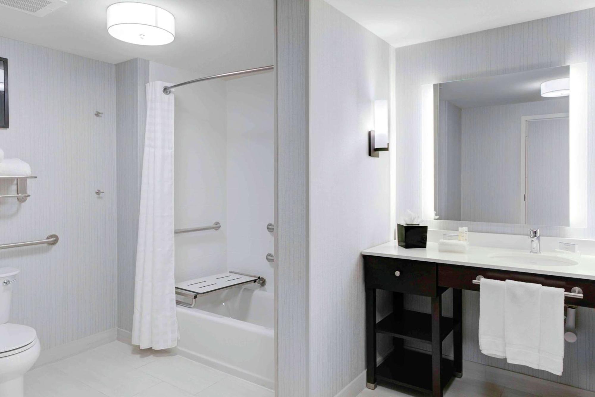 Homewood Suites By Hilton Lansing Eastwood Εξωτερικό φωτογραφία