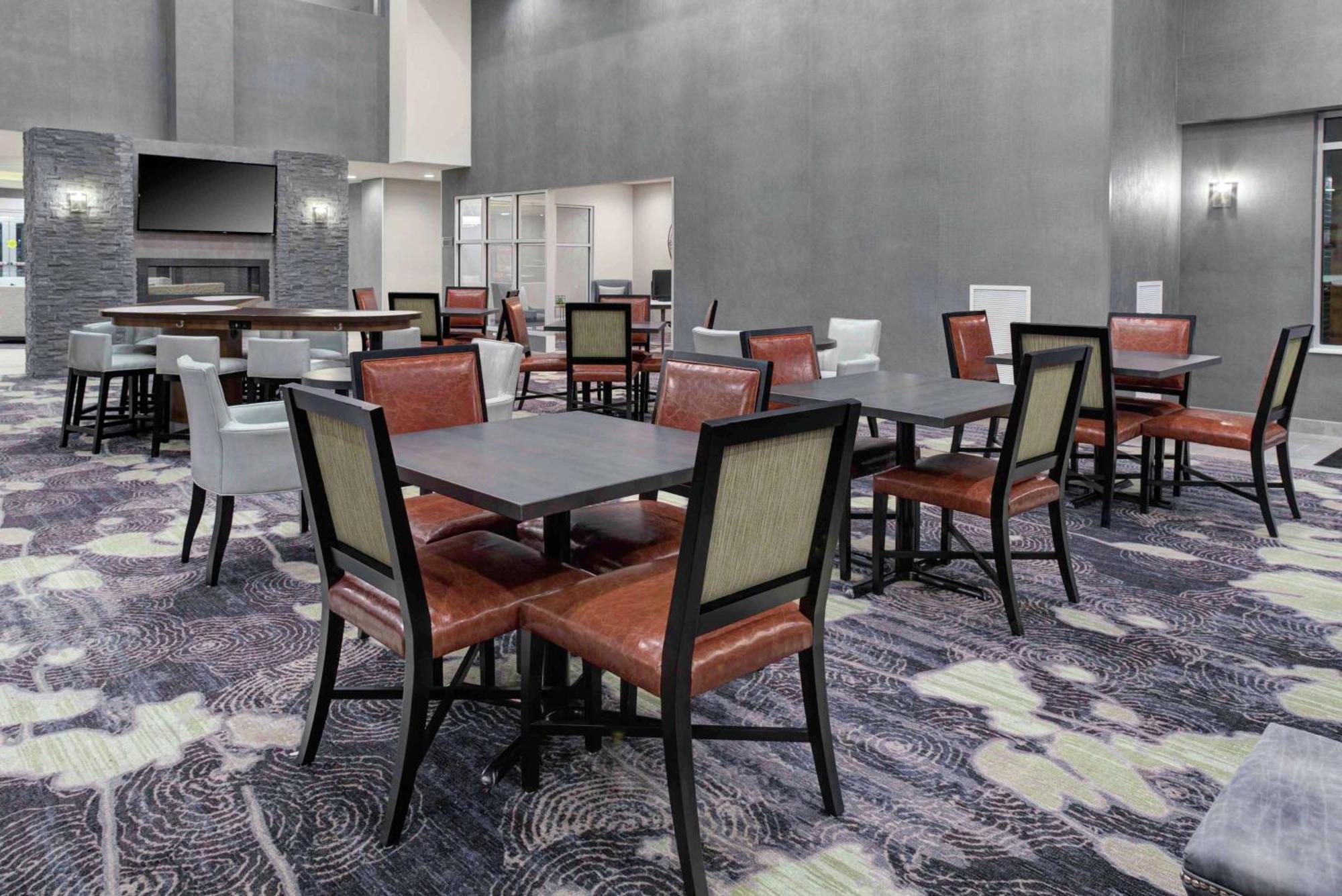 Homewood Suites By Hilton Lansing Eastwood Εξωτερικό φωτογραφία