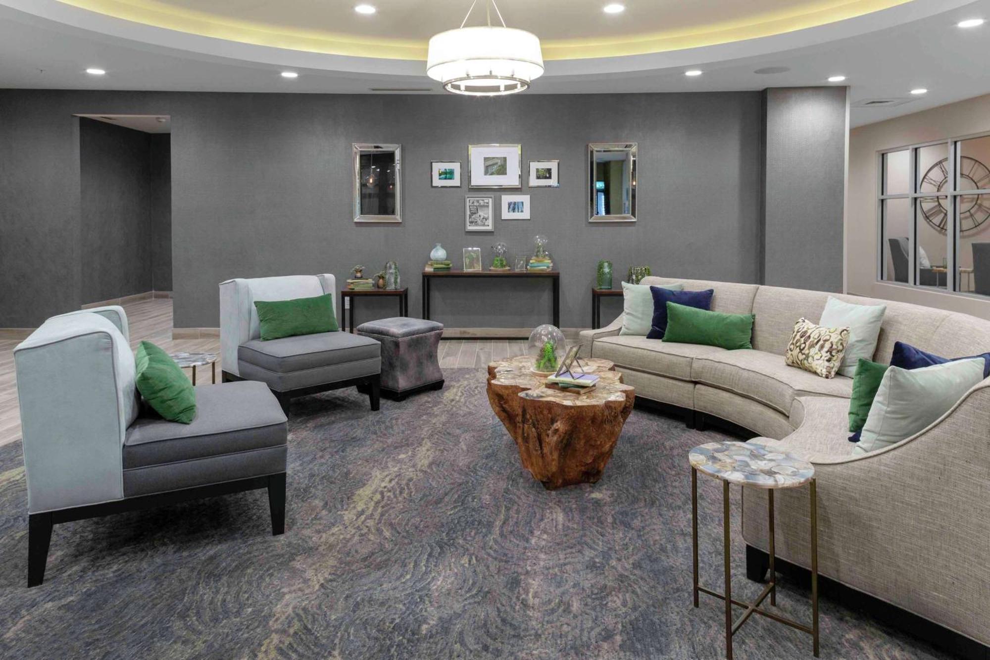 Homewood Suites By Hilton Lansing Eastwood Εξωτερικό φωτογραφία