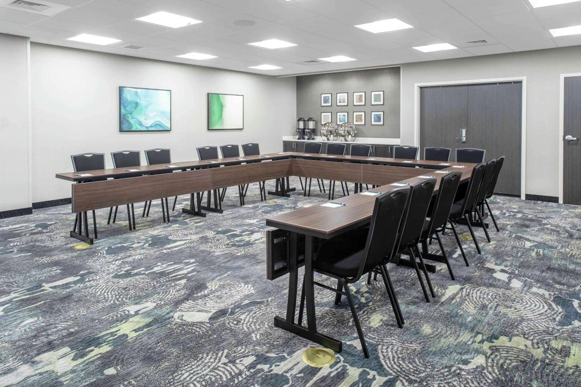 Homewood Suites By Hilton Lansing Eastwood Εξωτερικό φωτογραφία
